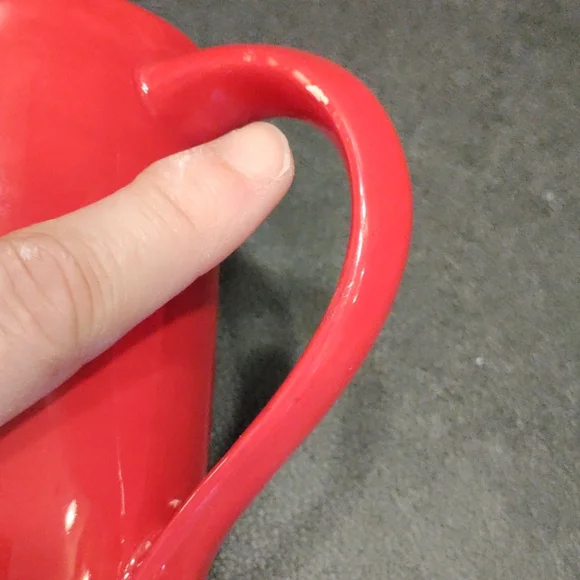 Hallmark heart "hugs & kisses" mug - Picture 11 of 15